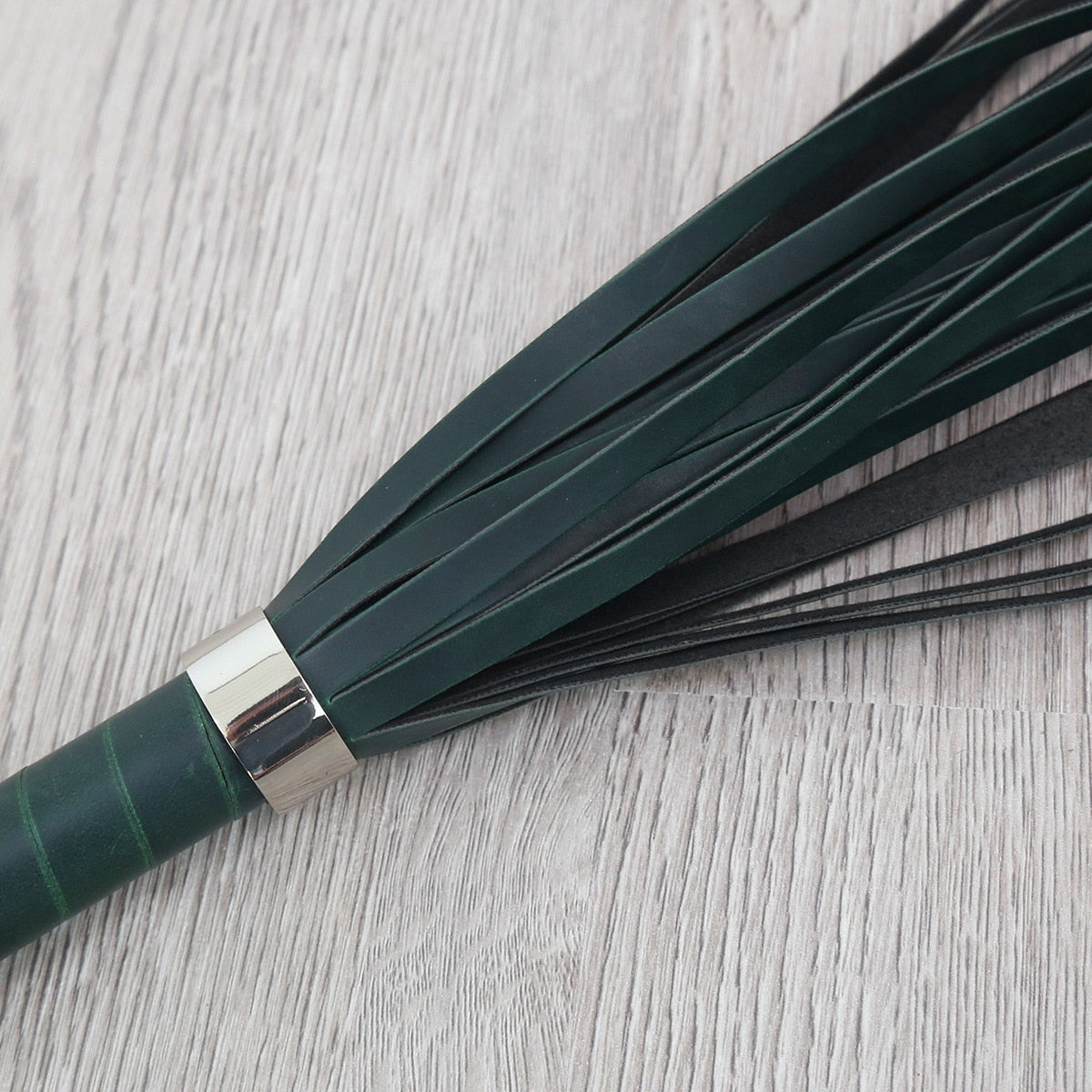 Tassel Flogger Brown/Black